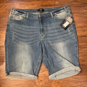 NWT Ellos Bermuda Shorts Size 20